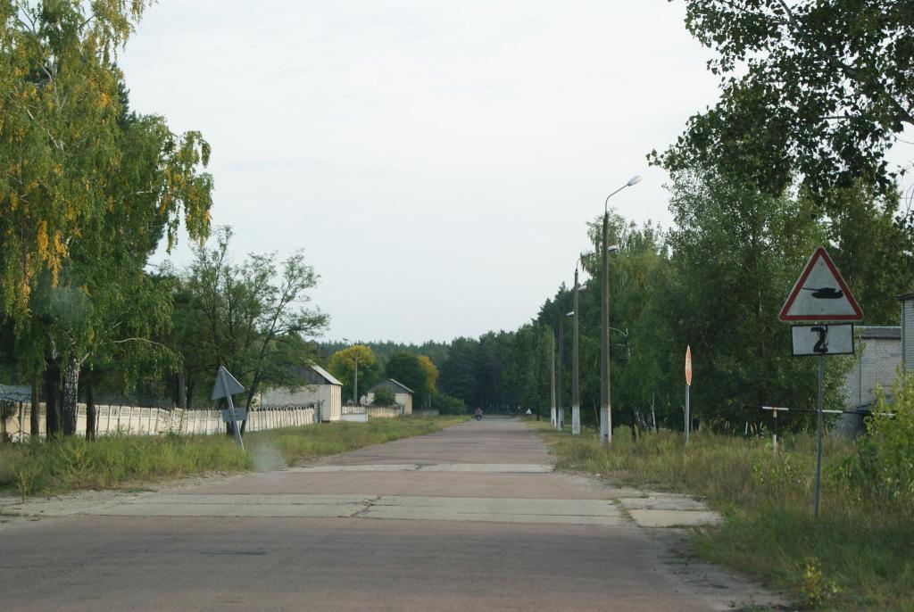 Дорога от объездной Чернигова на Вышгород (у танковой части в Десне)
