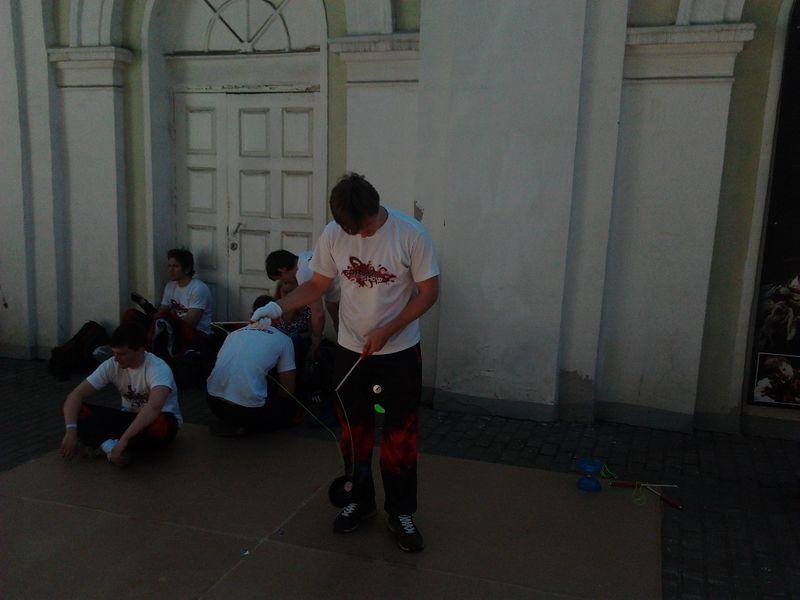 004 vistuplenie s Yo-yo