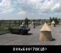 010 Hizhini i bronetransporter u vhoda v Safari-park Tajgan on zhe Park lvov