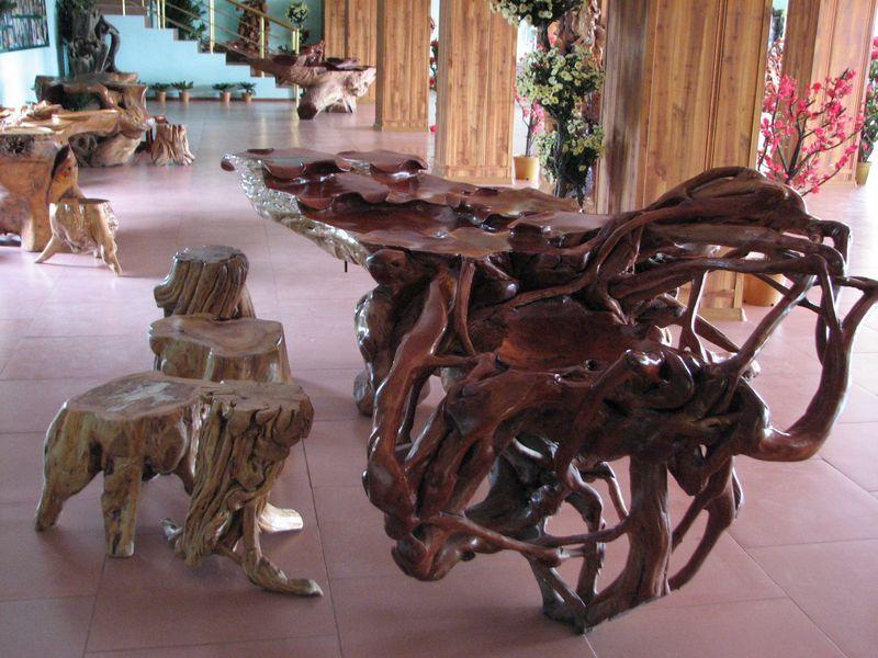 010 Krasivaya mebel v kafe Safari-parka Tajgan on zhe Park lvov 09