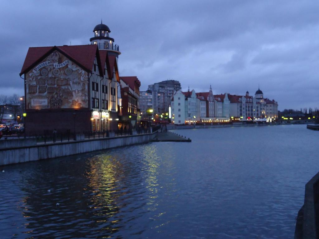 Вечер. Рыбная деревня