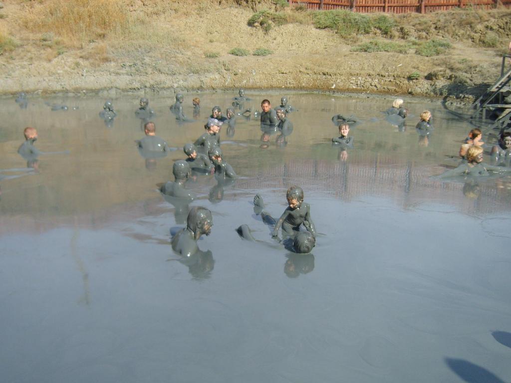 Грязевой вулкан Тамань.JPG