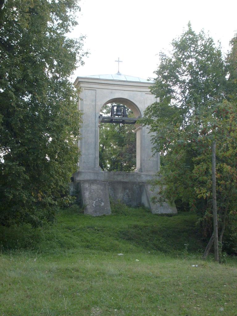 Звонница у костёла