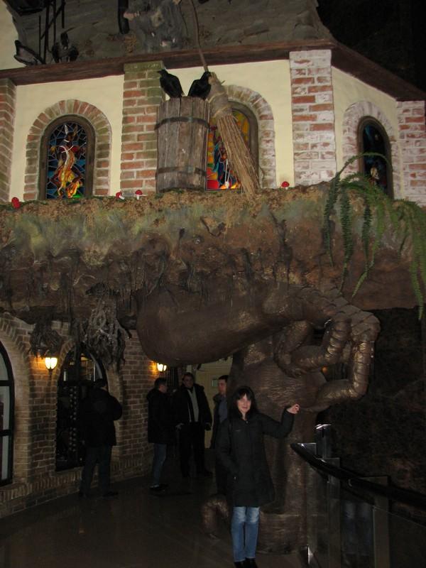001 Restoran Balagan City Voronezh kogtistie lapi u vhoda
