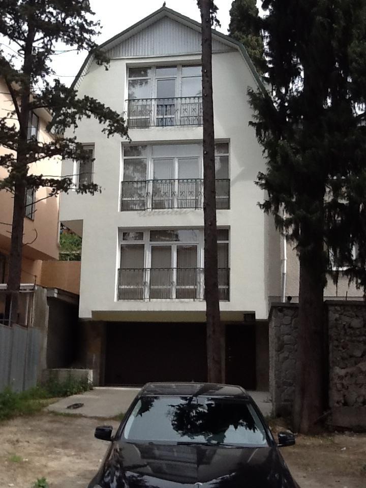 Этот дом нас приютил!