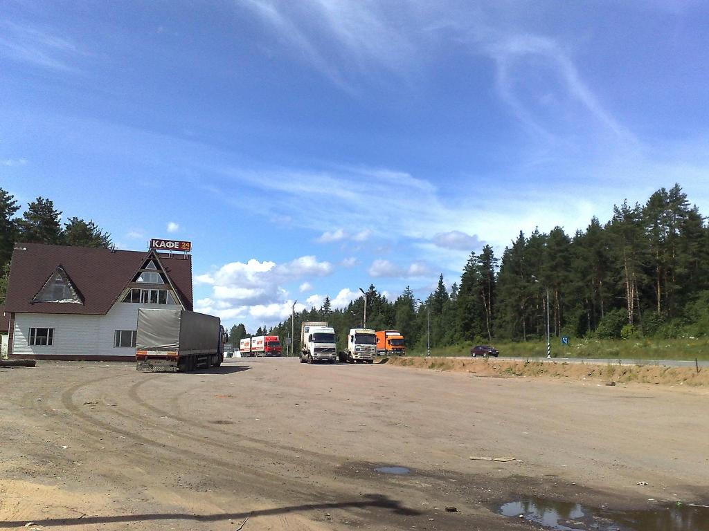 Кафе на трассе М10