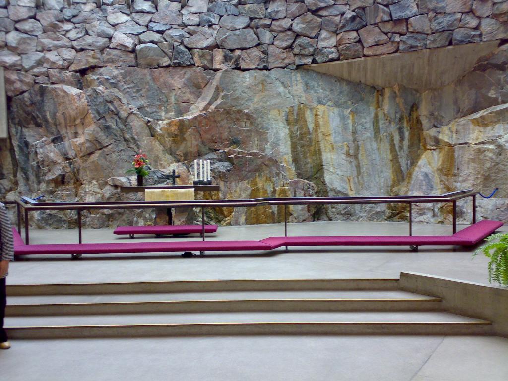 Церковь в скале